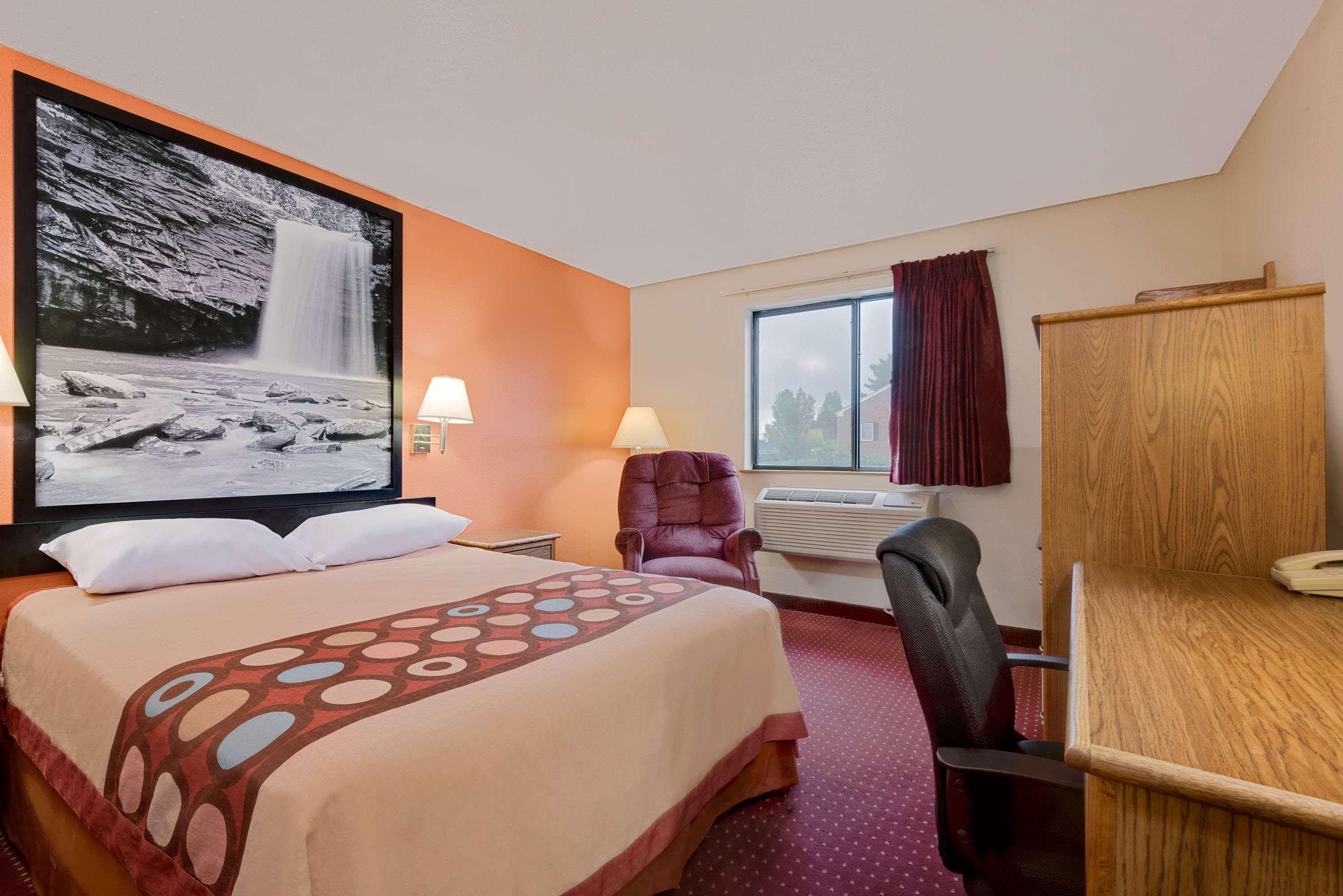 Super 8 Martinsburg Hotel Buitenkant foto