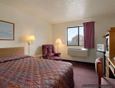 Super 8 Martinsburg Hotel Buitenkant foto